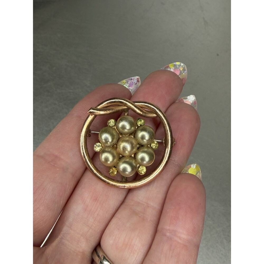 Vintage Brooch Pin Faux Pearls Cluster Gold Tone Round Hollywood Glam